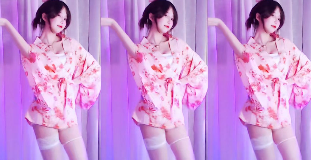 小小奶瓶儿百丝可爱草莓睡衣早期切片直播-[主播小小奶瓶儿]