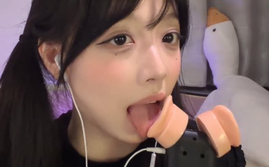 小鸟大王双马尾单独微剧情舔耳1V